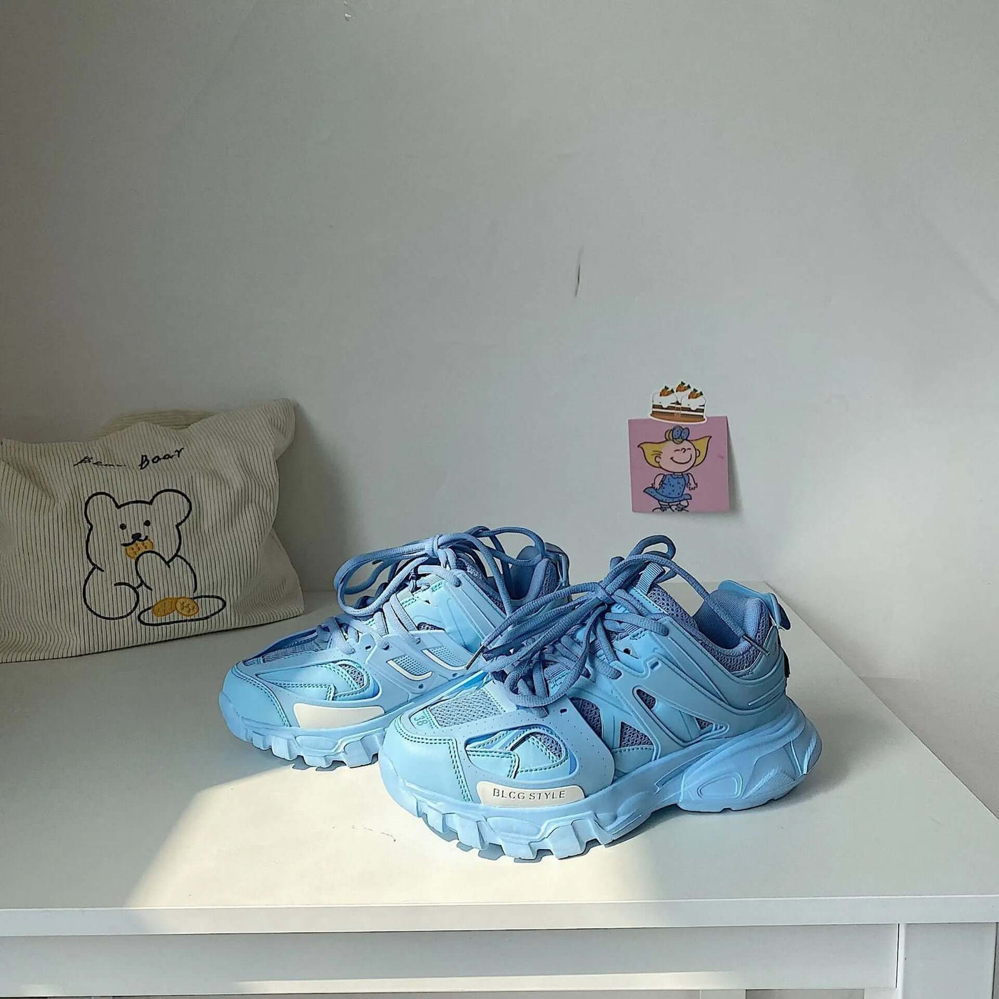 Women’s Casual Versatile Retro Couple Sneakers