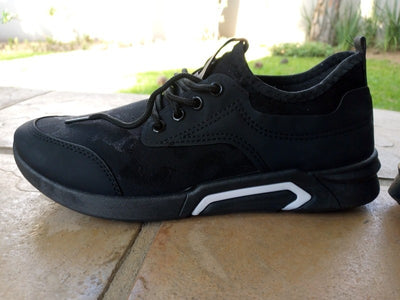 Casual shoes